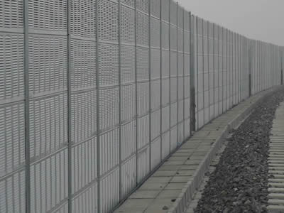 Noise barriers are composed of white noise barrier sheets with shutter holes in straight rows on the side of railways.